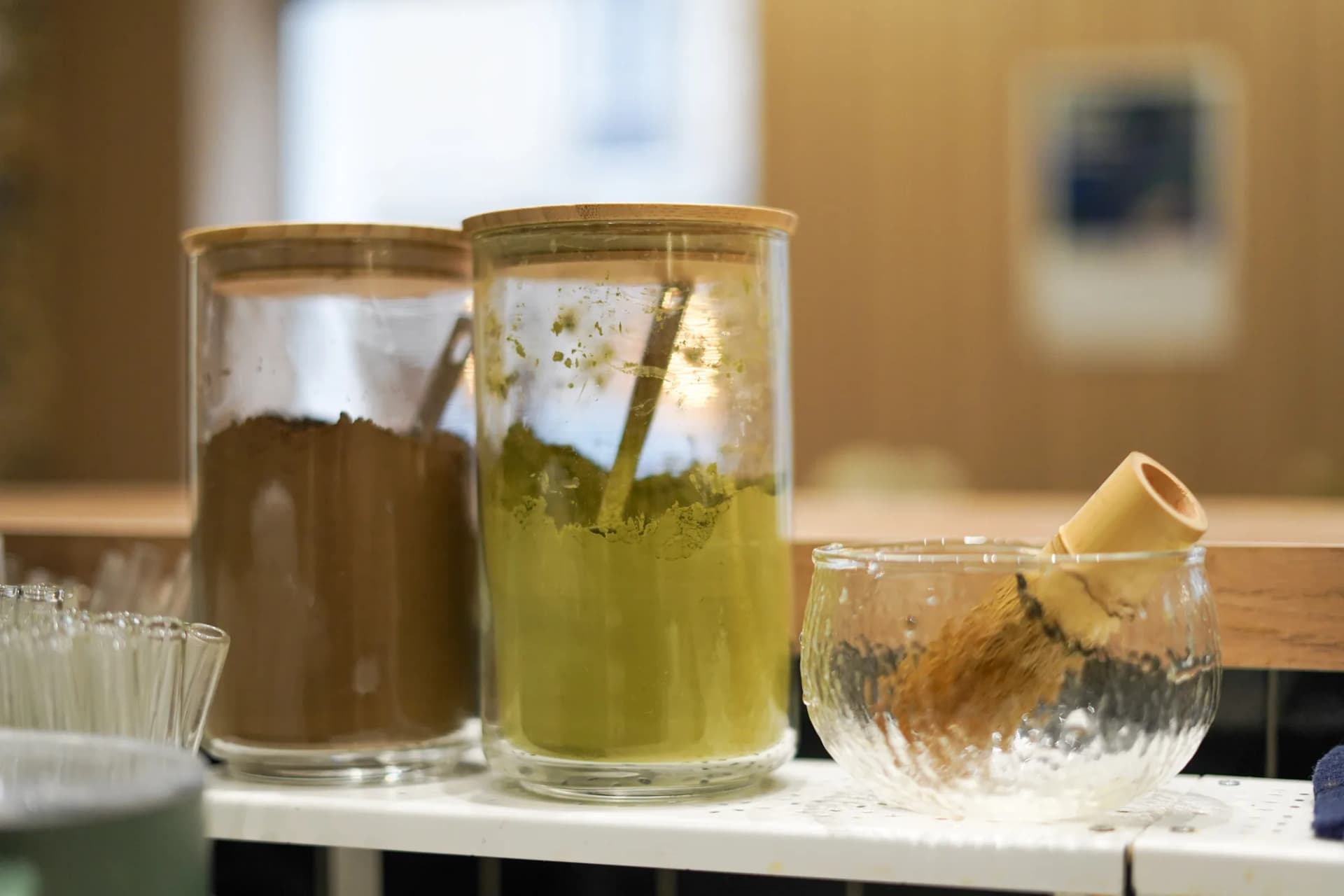 Thé Oolong taïwanais servi au salon de thé Le Tê, Palais-Royal, Paris