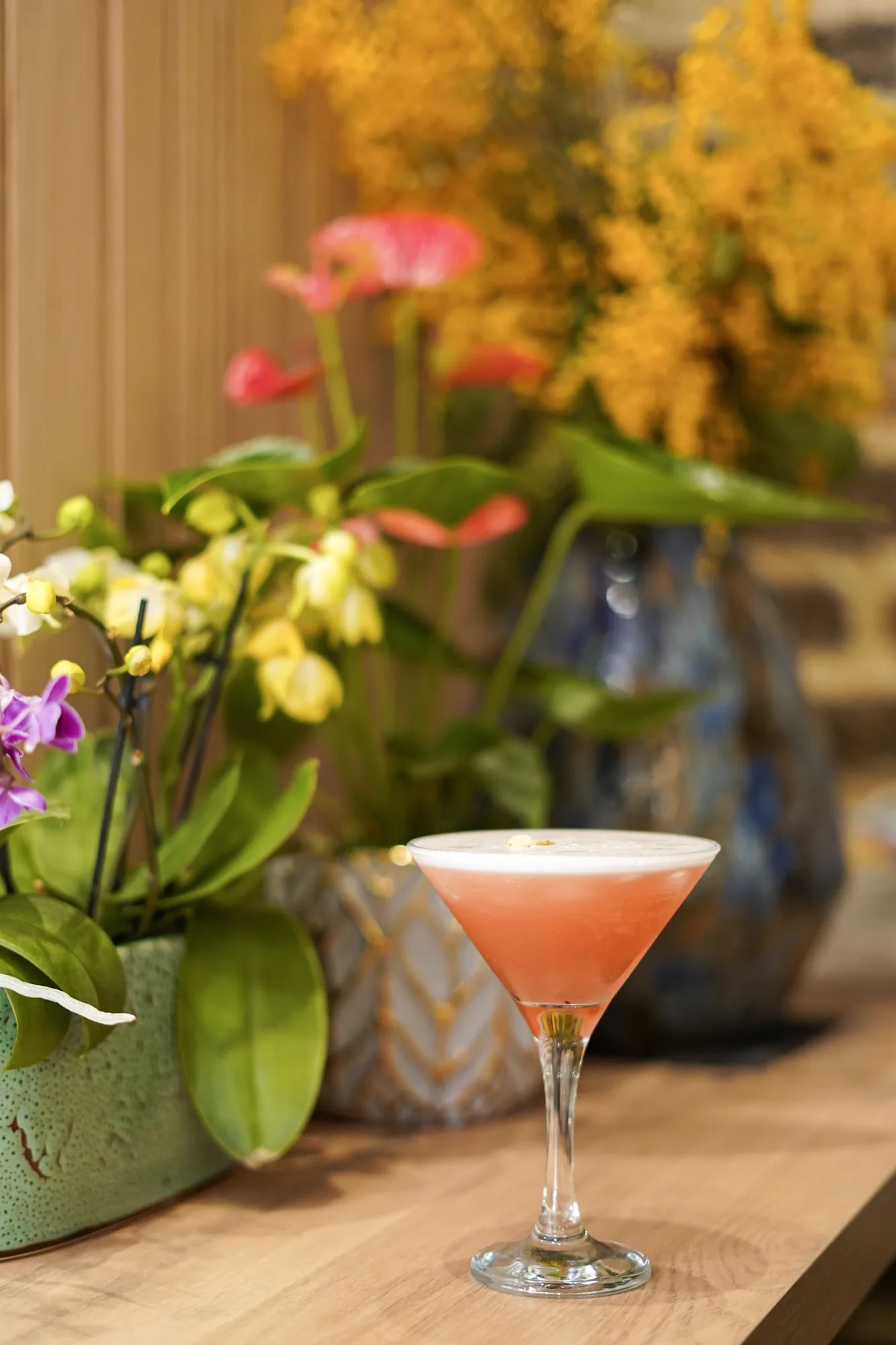 Cocktail rose corail martini fleurs anthurium mimosa